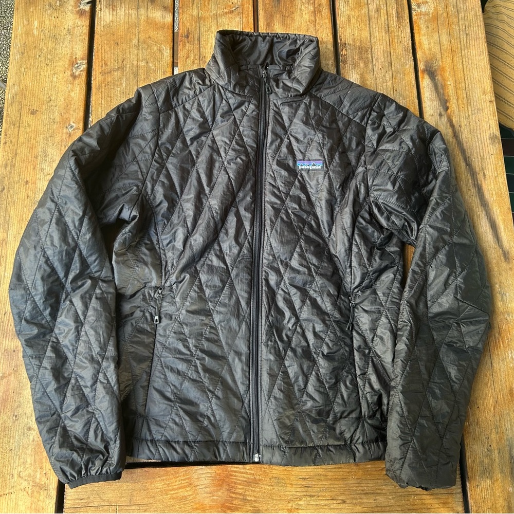 Patagonia women’s diamond quilted nano puff black
